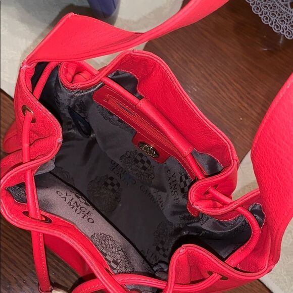 Vince Camuto neon orange drawstring bucket purse - Picture 4 of 8